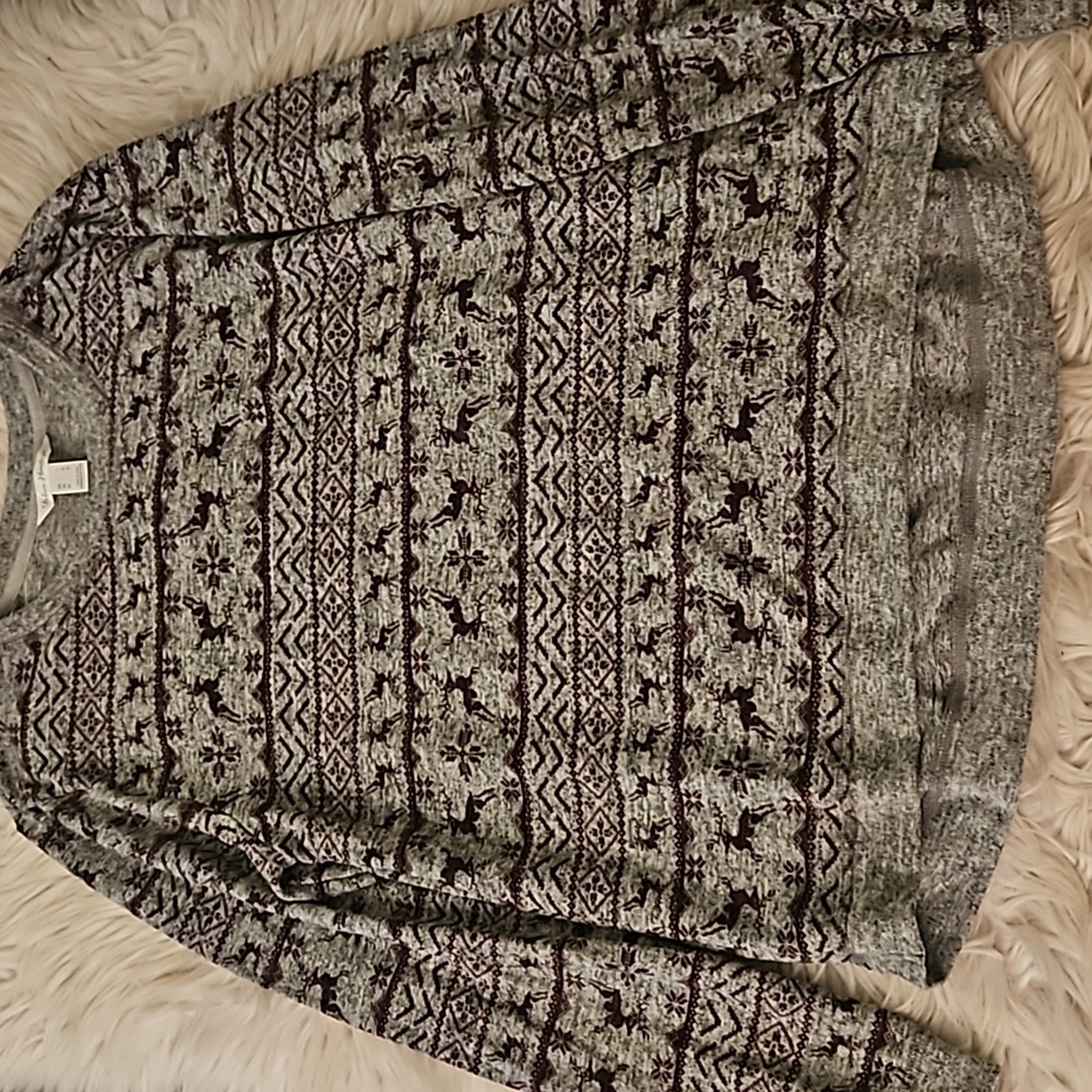 Urban Heritage Christmas Top | Gray & Deep Purple Reindeer Print | Size L | Cozy